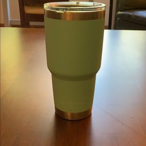Yeti Rambler 30oz Tumbler